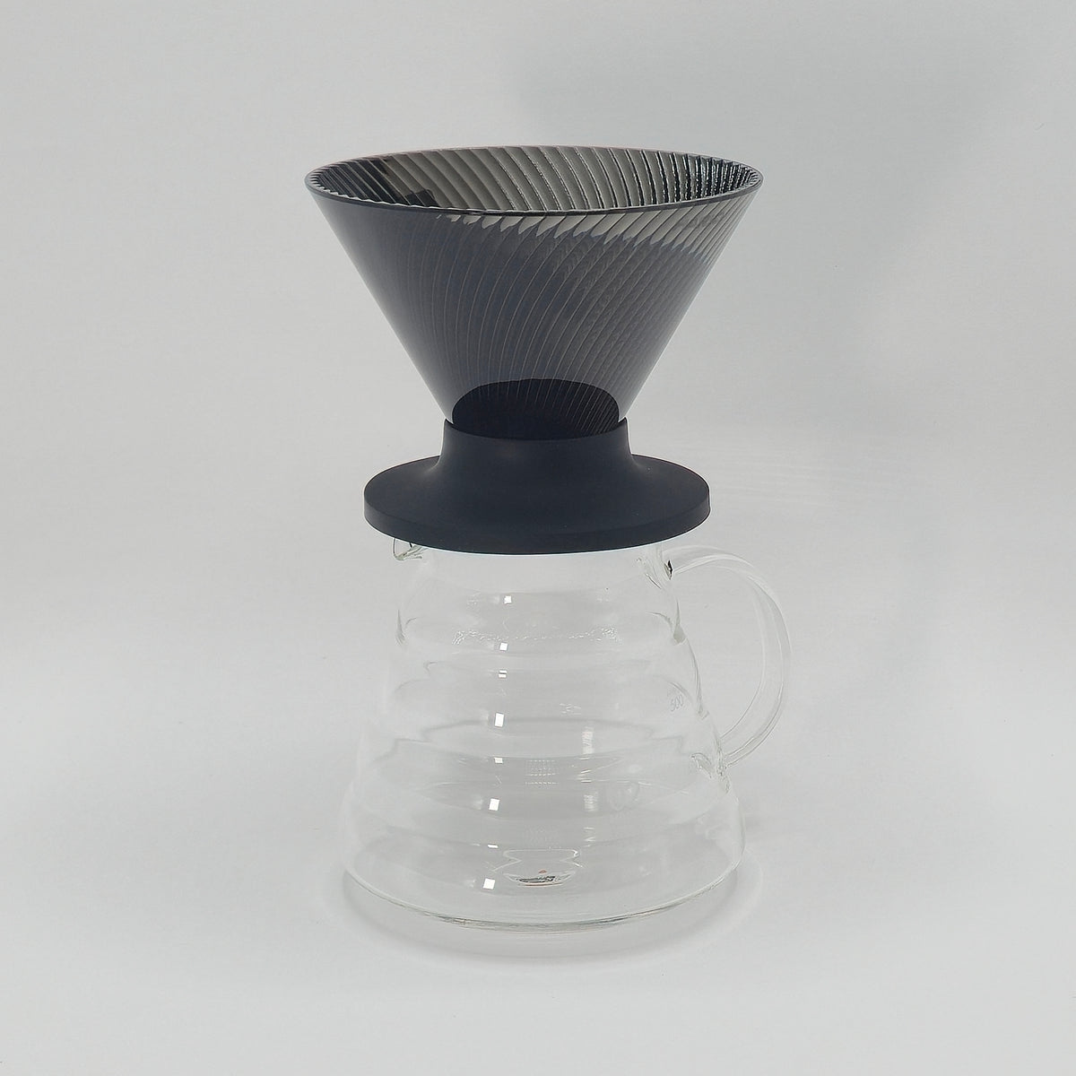 Hario V60 Neo -dripperi koko 02, musta