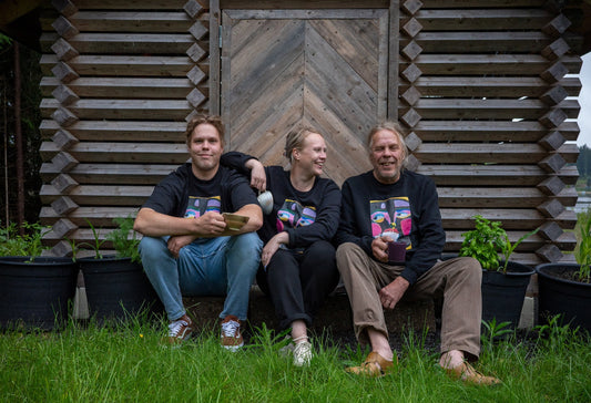 Kirjalan Paahtimo – Meistä