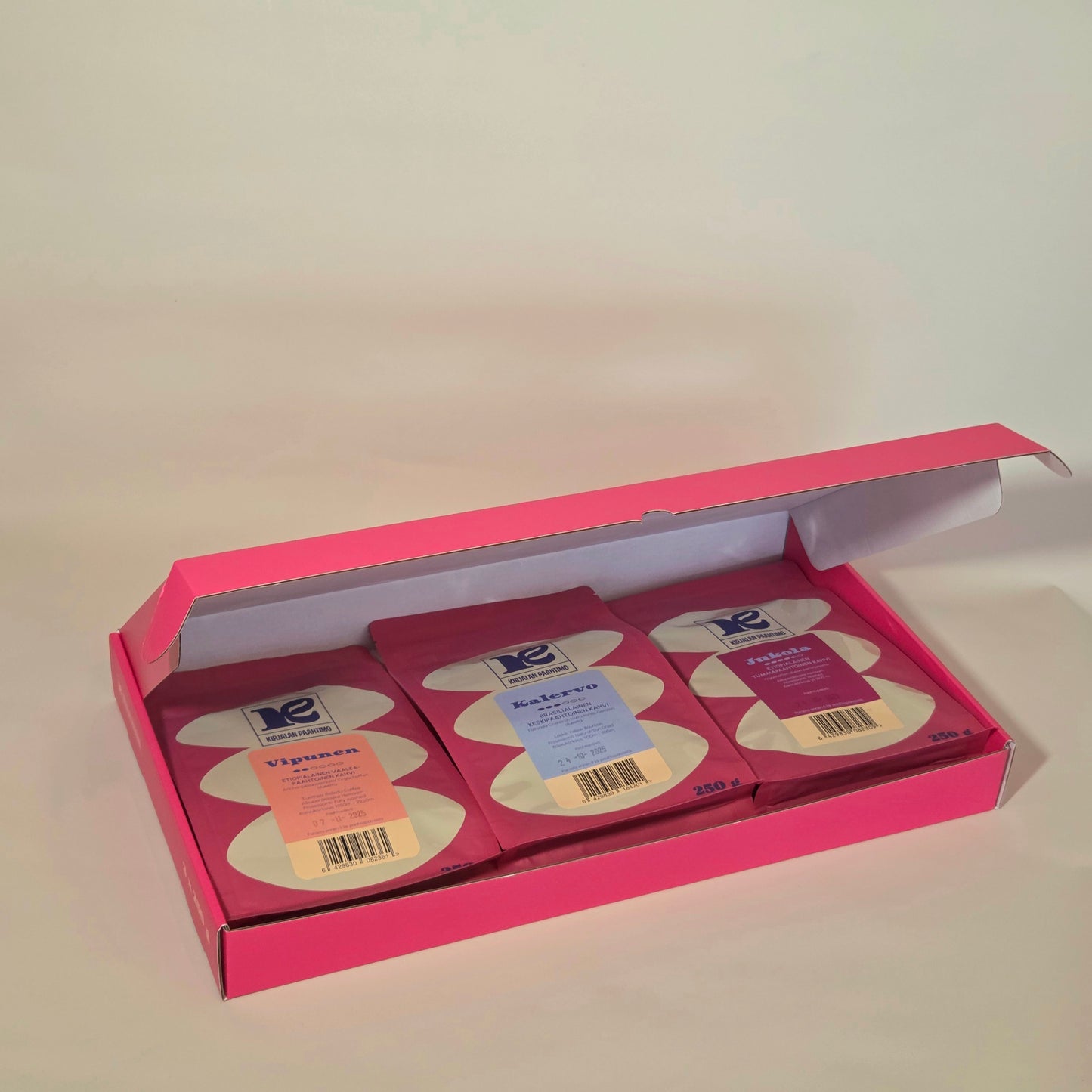 Kirjalan Lahjalaatikko – Valitse 3 Kahvia