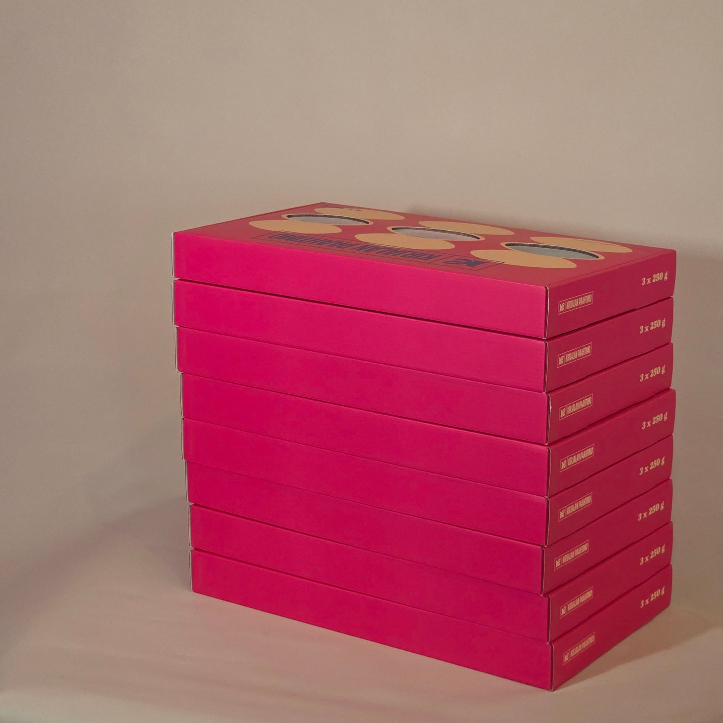 Kirjalan Lahjalaatikko – Valitse 3 Kahvia