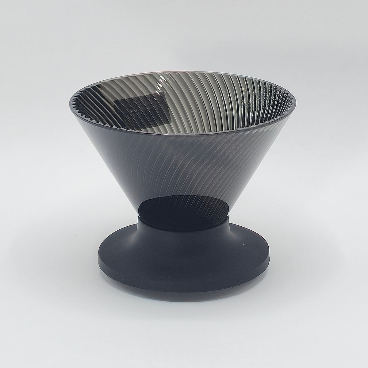 Hario V60 Neo -dripperi koko 02, musta